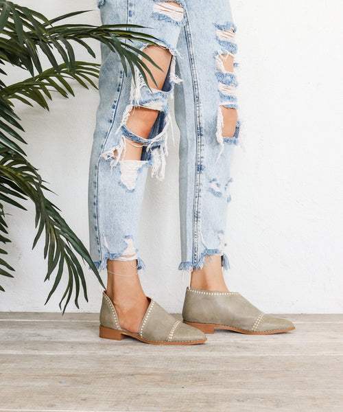 Emma | Patterned Flat