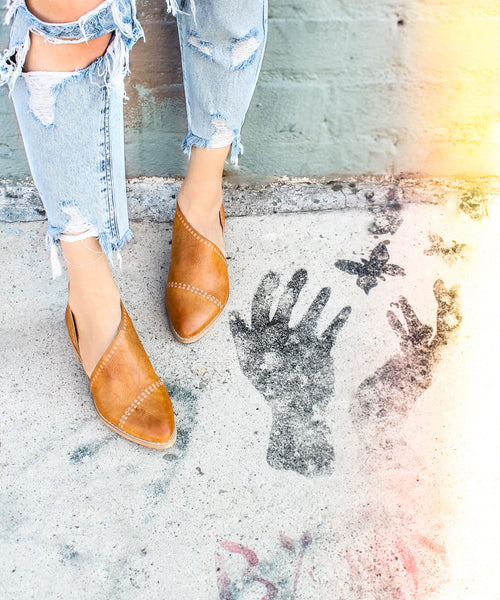 Emma | Patterned Flat