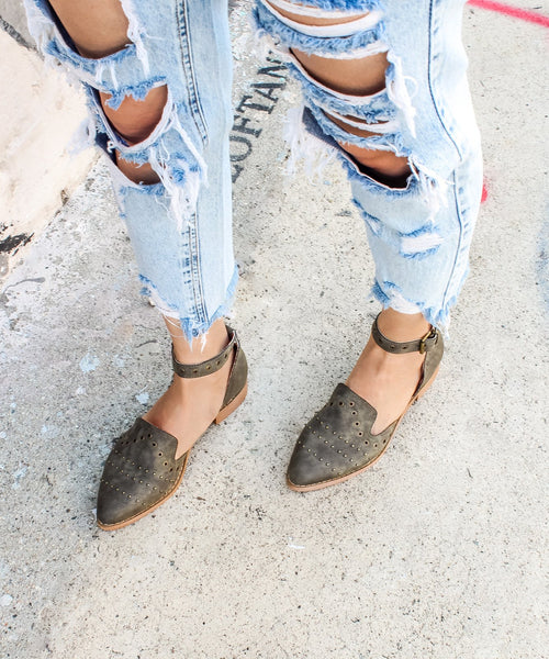 Jones | Studded Flat - Mi.iM Shoes