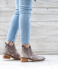 Tetsu Star Embroidered Bootie - Mi.iM